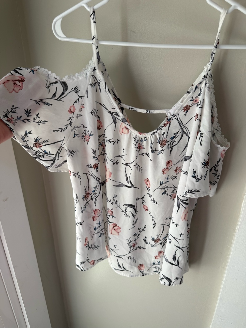 Women’s White Floral Cold-Shoulder Camisole Top